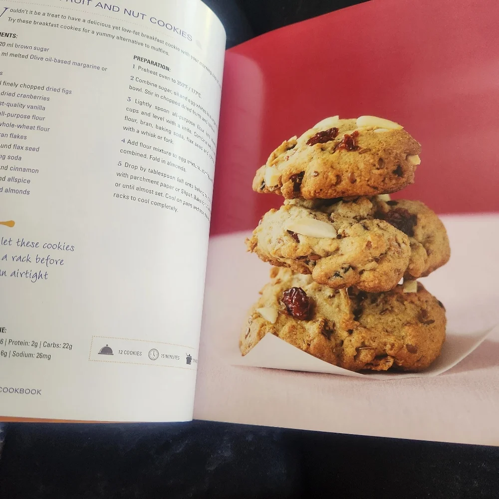 The Eat Clean Diet Cookbook by Tosca Reno